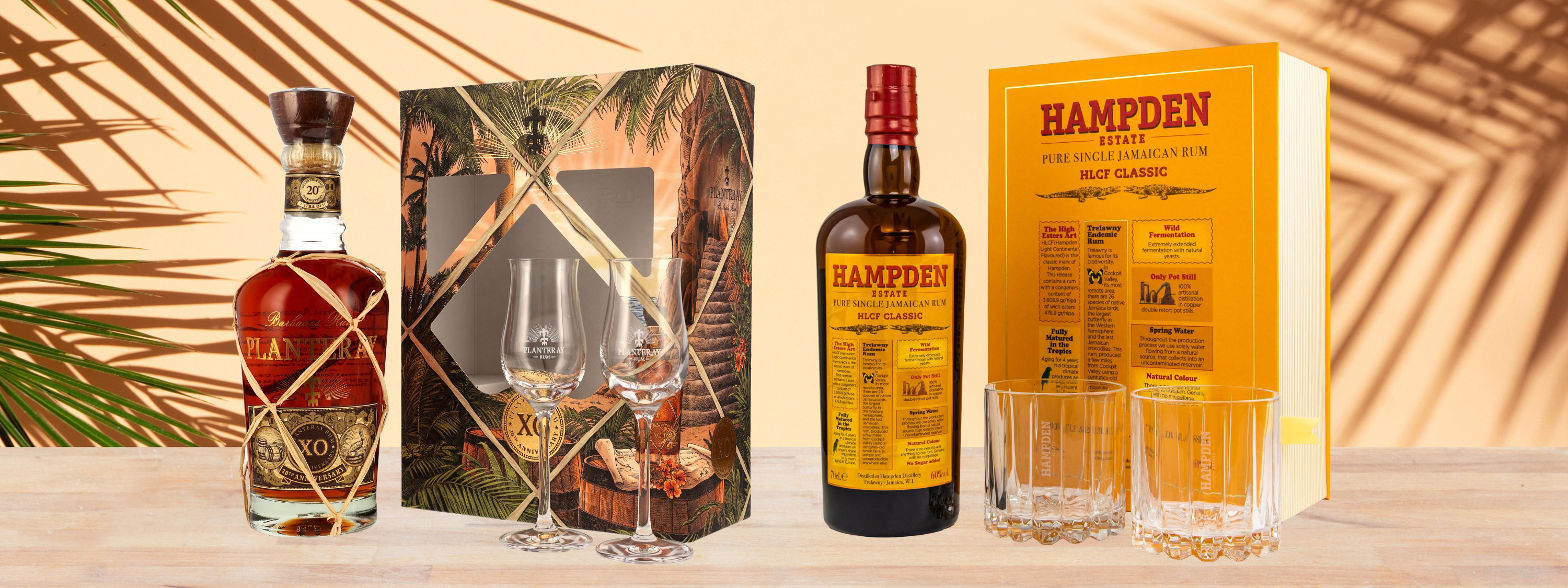 Plantation XO 20th Anniversary Premium Rum in Geschenkbox mit 2 Gläsern, Hampden Estate HLCF Classic Pure Single Jamaican Rum mit 47% Vol. inkl. Tasting-Gläsern und Infokarton im tropischen Setting